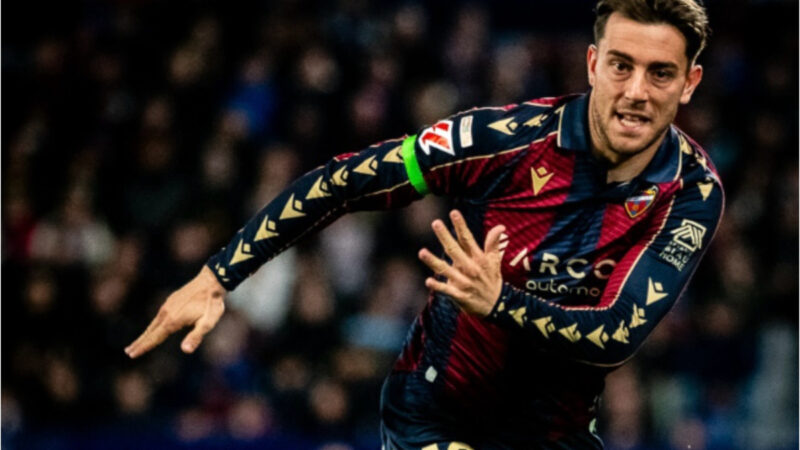 Iker Losada in disparte mentre il Levante torna al lavoro