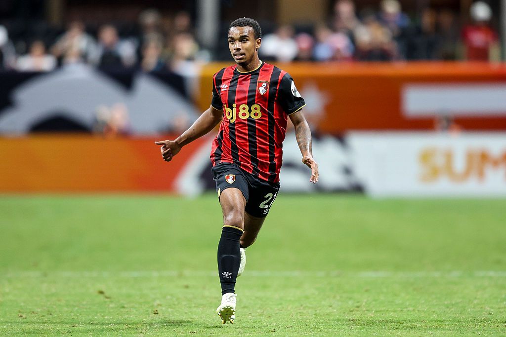 “Quando si tratta di attaccare, mi dà una discreta libertà. Mi dice anche di divertirmi. Questa è la cosa più importante per Junior Kroupi nel giocare con Andoni Iraola