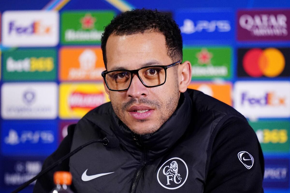 Rosenior invita il Chelsea a “ignorare il rumore” dopo la sconfitta per 3-0