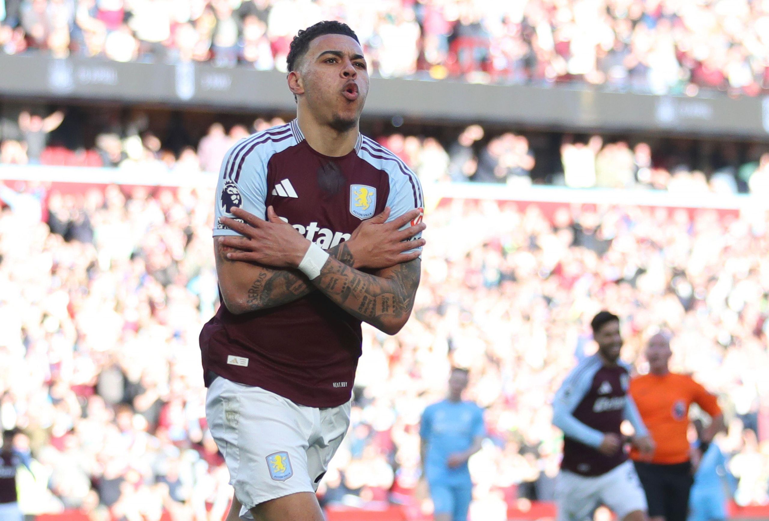 “Se sei più felice, sorridi e lavori più duramente che puoi, allora non c’è niente di più che puoi dare” Come la star dell’Aston Villa Morgan Rogers ha sviluppato una mentalità vincente