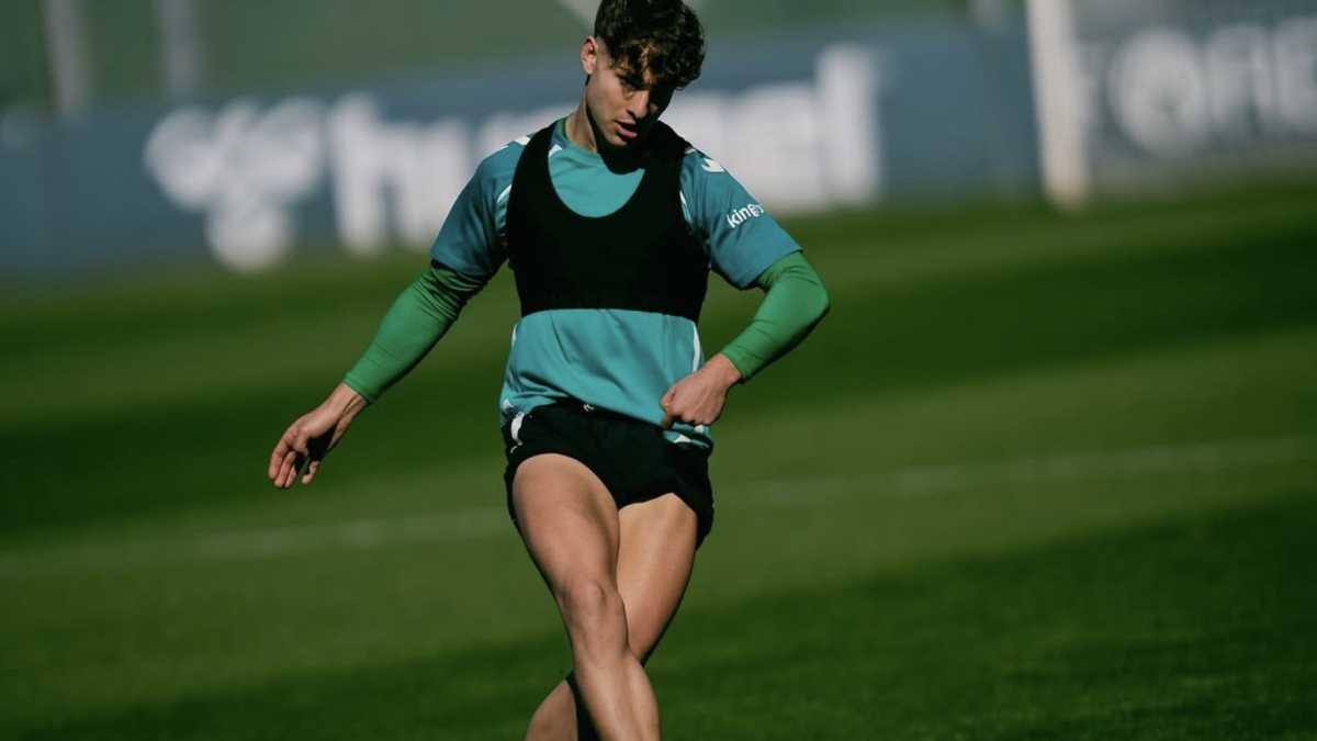 Ángel Ortiz rientra in gruppo dopo l’infortunio rimediato nell’ultimo allenamento prima della trasferta a Montilivi