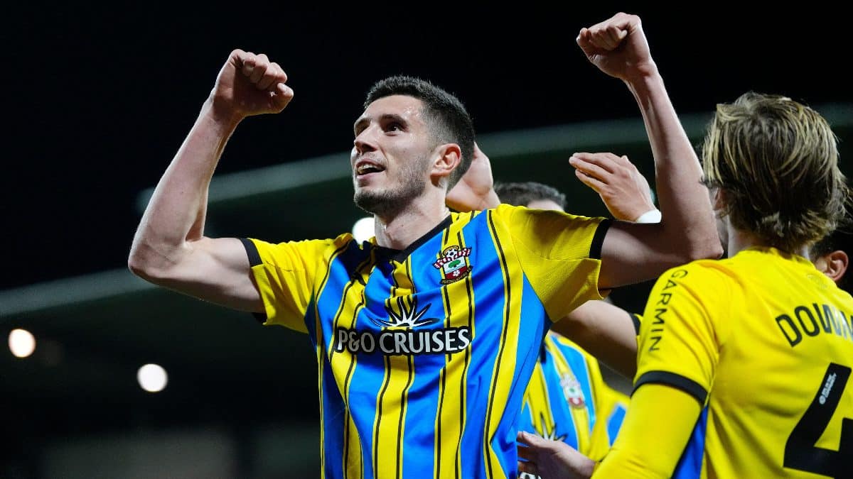 I Saints raggiungono i play-off con una vittoria schiacciante