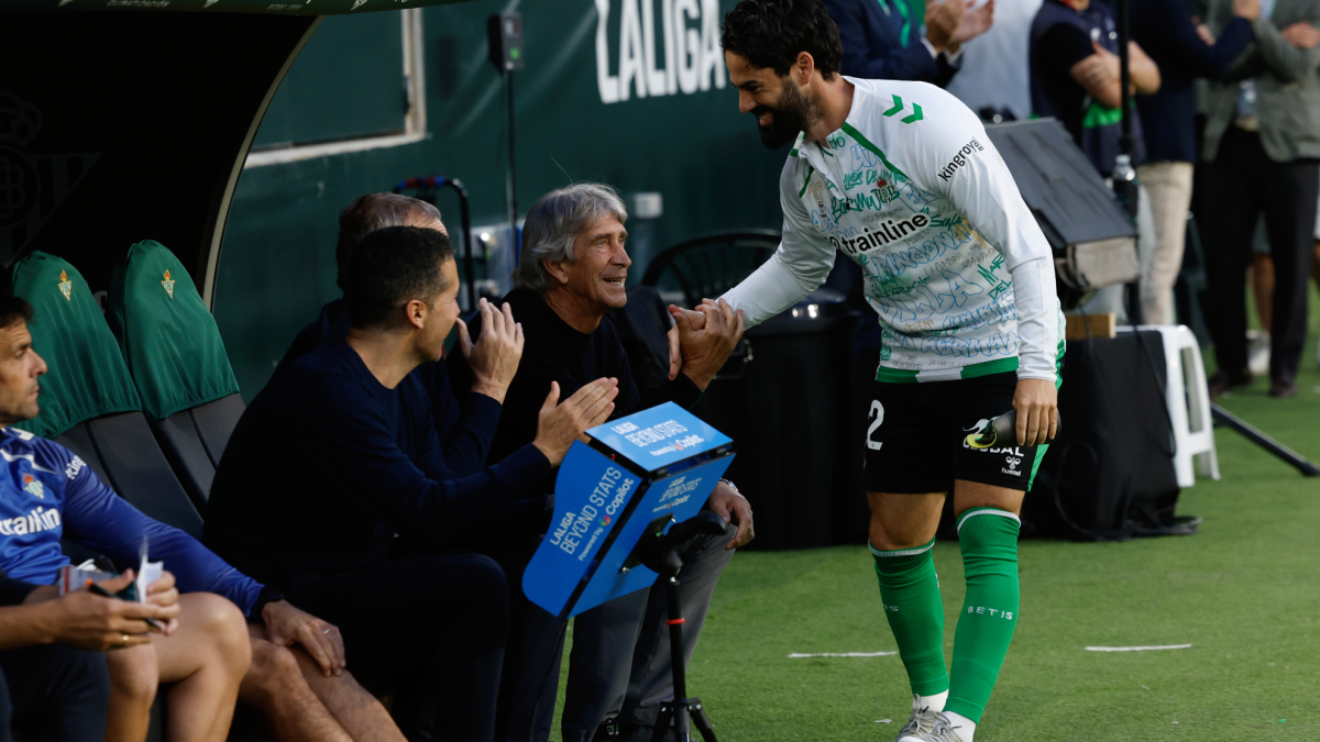 Isco: “Non capisco un Betis senza Pellegrini, quello che ha fatto al club è qualcosa di senza precedenti”