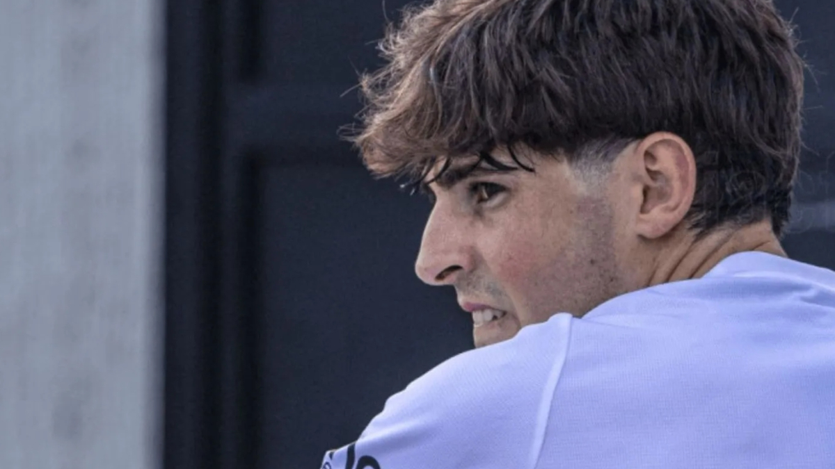 Javi Guerra ‘festeggia’ i suoi primi tre anni al Valencia: 121 partite tra alternanze