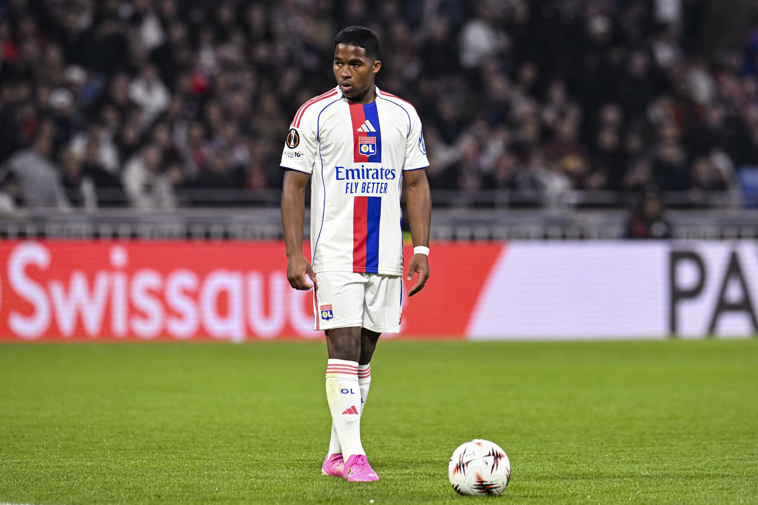 “La mia maglia preferita è la numero nove e giocare centralmente è dove mi sento più a mio agio, ma voglio solo giocare, non importa come” Endrick parla del suo posto nell’attacco del Real Madrid