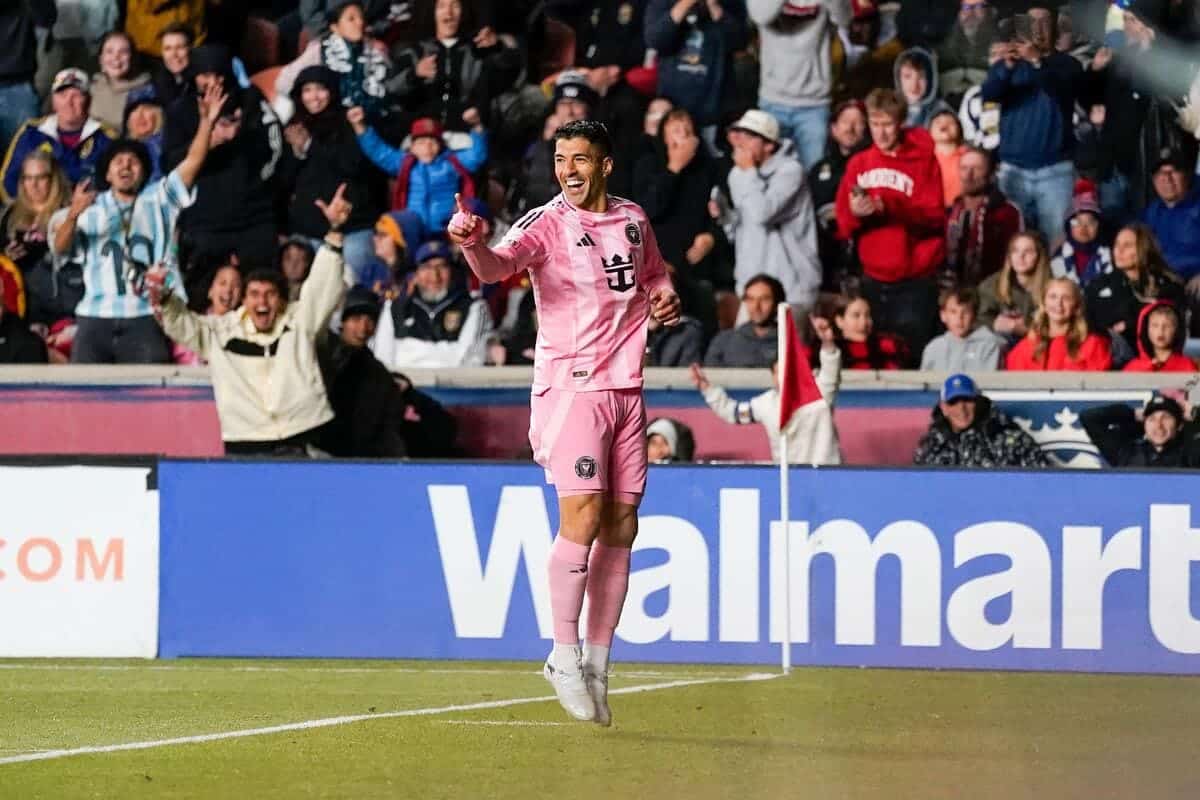 Lionel Messi è messo in ombra mentre Luis Suárez è al centro della scena nella vittoria dell’Inter Miami in casa del Real Salt Lake