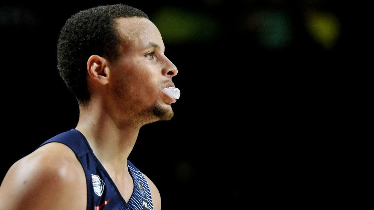 NBA: Curry ispira i Warriors nella vittoria sui Clippers mentre i 76ers superano Magic per organizzare lo scontro con i Celtics