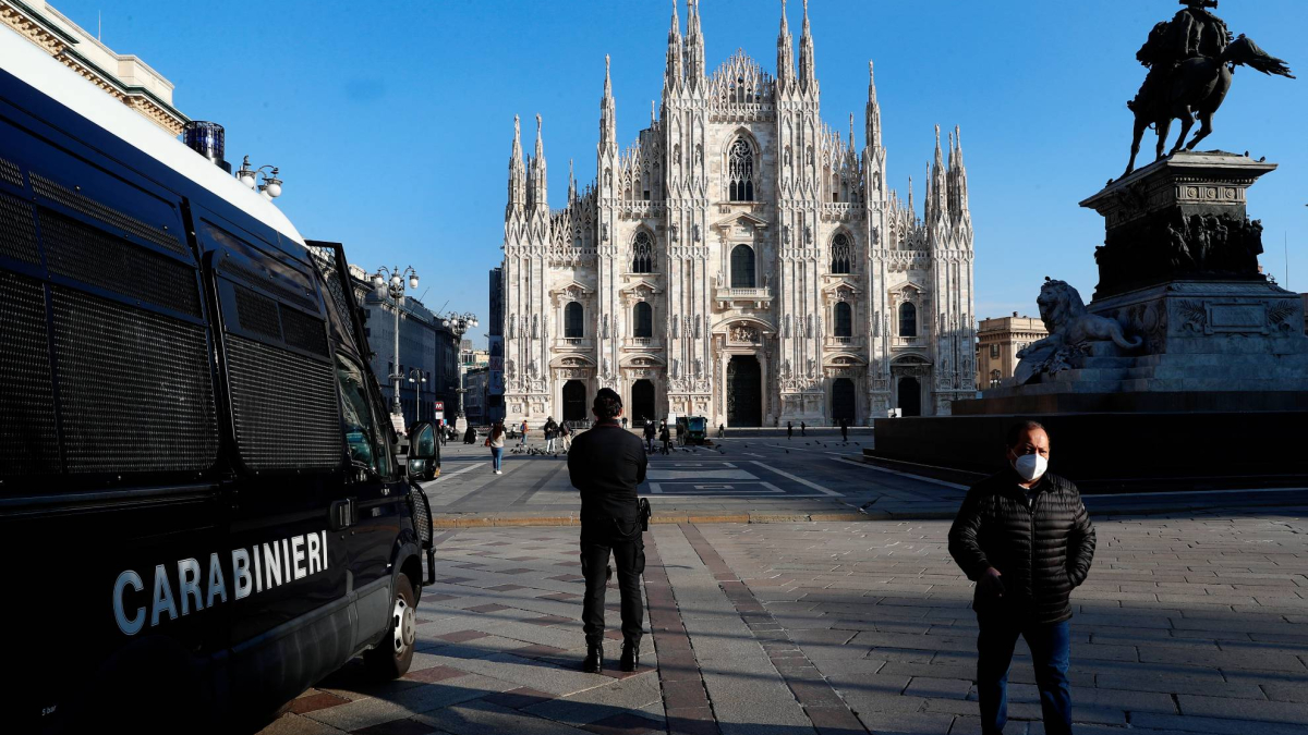 Scandalo a Milano: prostitute e gas esilarante con 50 calciatori di serie A e altri clienti sportivi