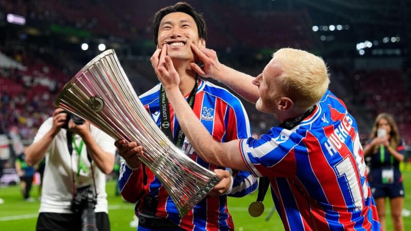 Il Crystal Palace si gode lo storico trofeo europeo: ‘A volte vincono i bravi ragazzi’