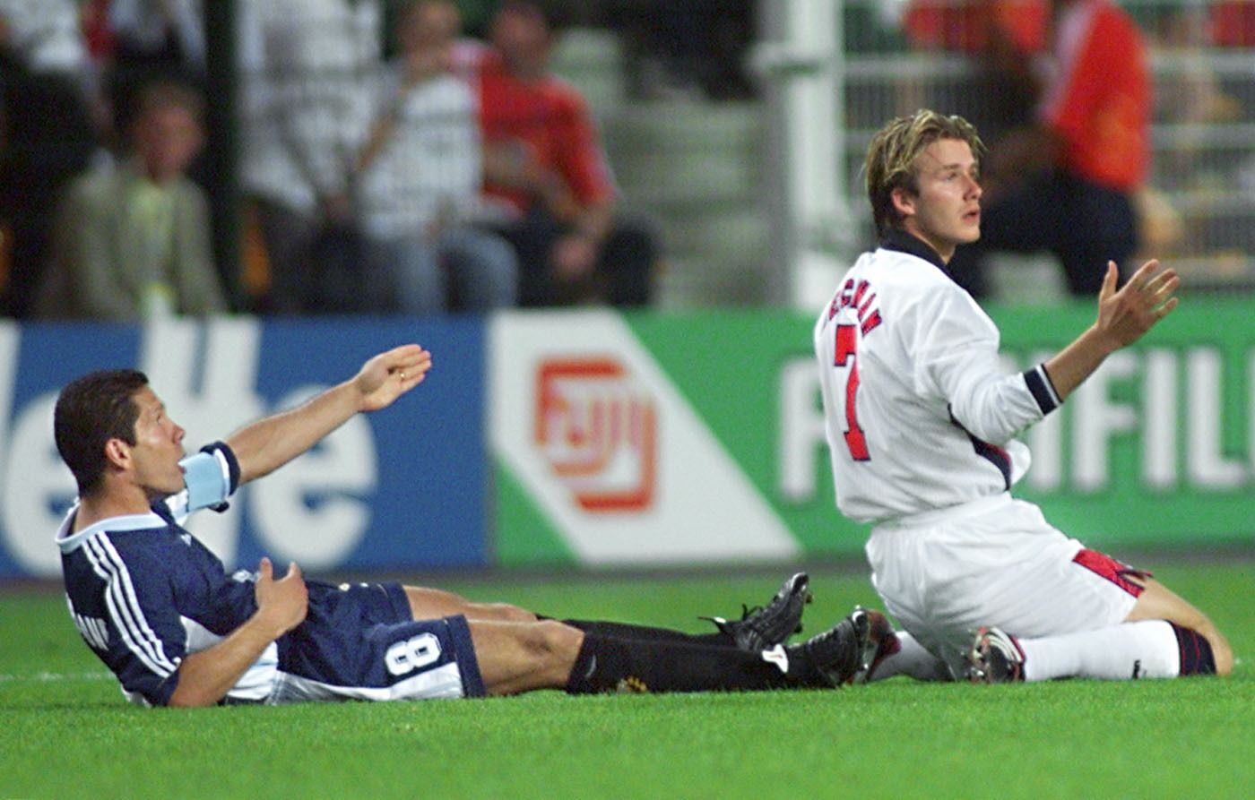 ‘Il cartellino rosso di David Beckham a France 98 è stato eccessivo. Non doveva essere espulso, ma Diego Simeone è stato intelligente’ L’ammissione di Javier Zanetti ai Mondiali 98