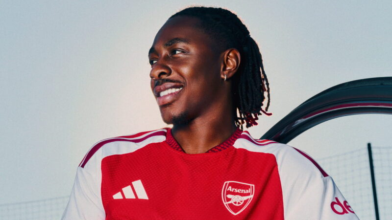 Maglia home dell’Arsenal 2026/27: guarda il video e guarda le foto dei vincitori della Premier League, tra cui Eberechi Eze e Martin Odegaard, nel nuovo design della maglia, costo della maglia, come acquistare la divisa