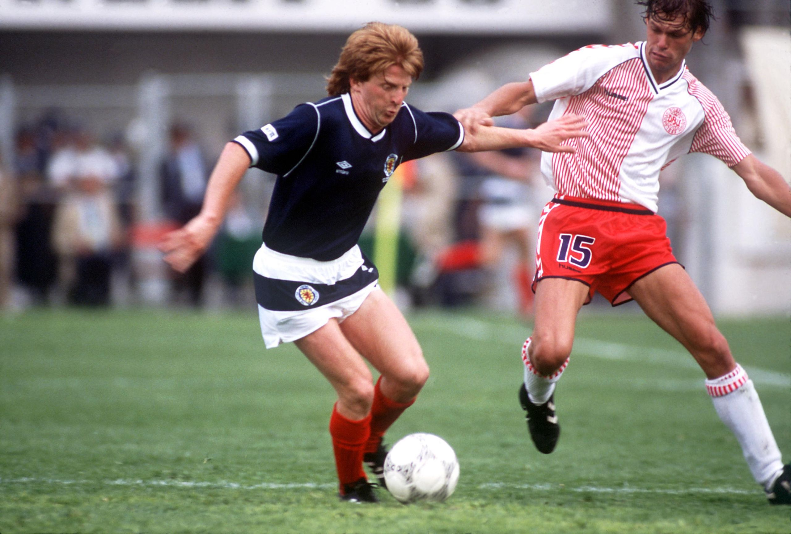 “Tutti volevano sottoporsi al test antidroga post-partita, perché potevi bere quanto alcol volevi finché non avevi bisogno di fare pipì!” Gordon Strachan racconta le sue avventure alla Coppa del Mondo in Scozia