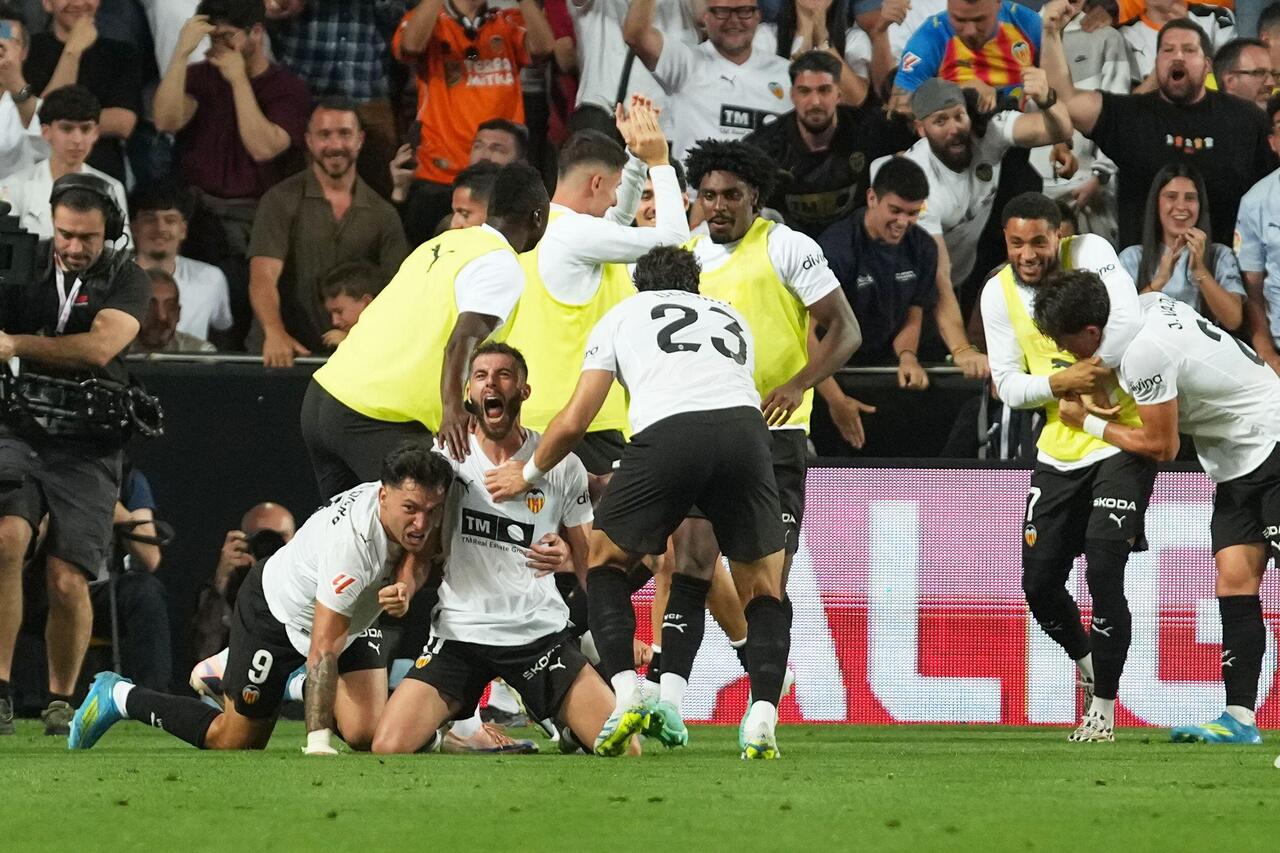 Valencia – Barcellona 3-1: i padroni di casa battono i campioni ma non riescono a conquistare un posto europeo