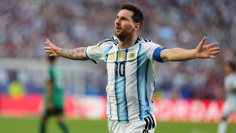 Argentina – Algeria 3-0: resoconto, risultato e gol di Messi che entra nella storia con una tripletta ai Mondiali