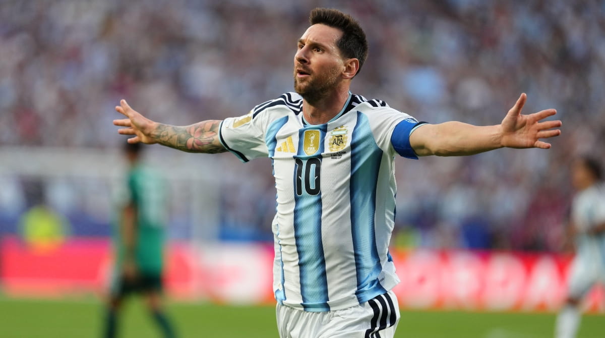 Argentina – Algeria 3-0: resoconto, risultato e gol di Messi che entra nella storia con una tripletta ai Mondiali