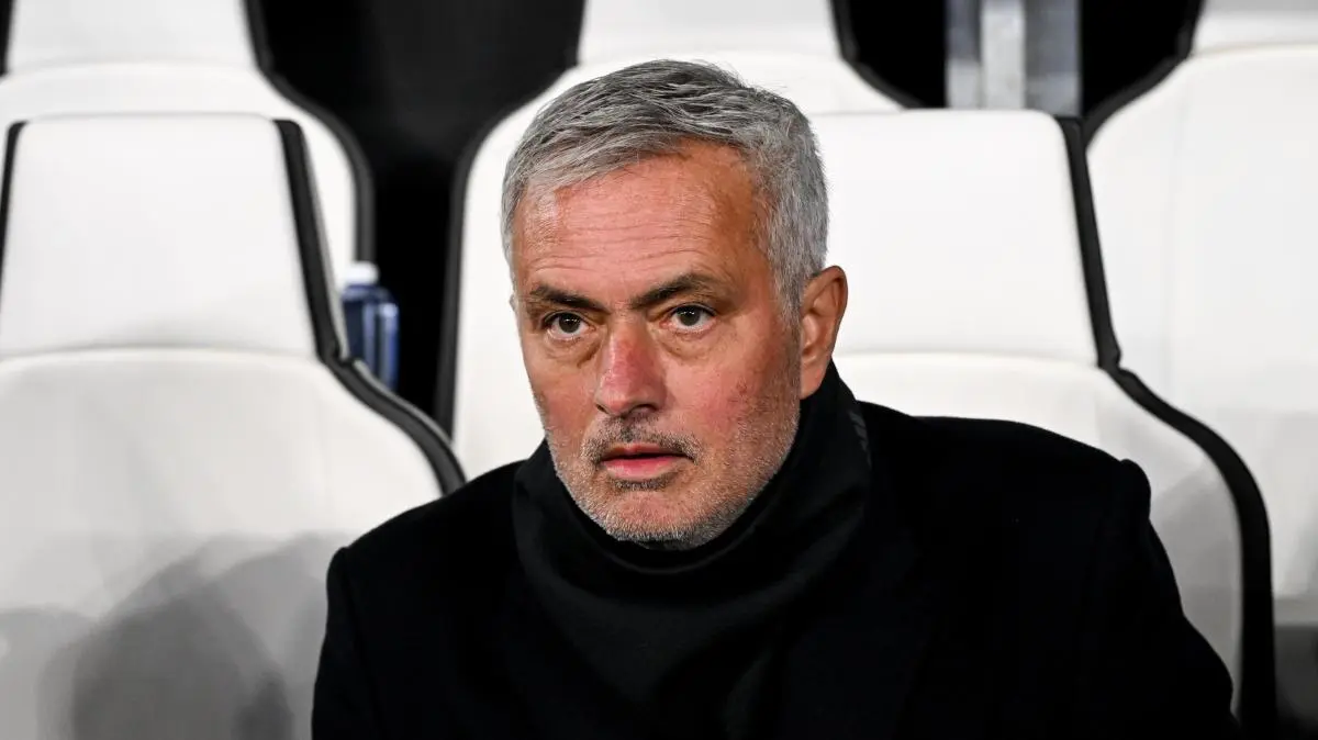 José Mourinho dà il via libera mentre Victor Valdepenas si avvicina alla Fiorentina