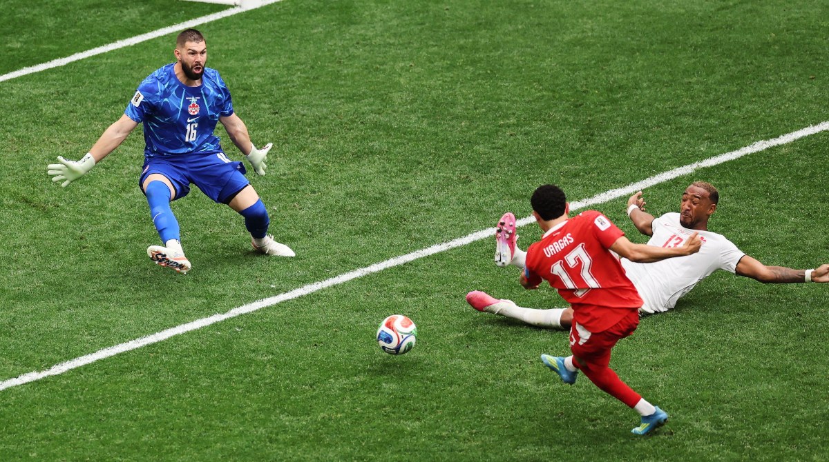Svizzera – Canada 2-1: la Svizzera resiste alla rimonta dei paesi ospitanti e si aggiudica il primo posto nel Gruppo B della Coppa del Mondo