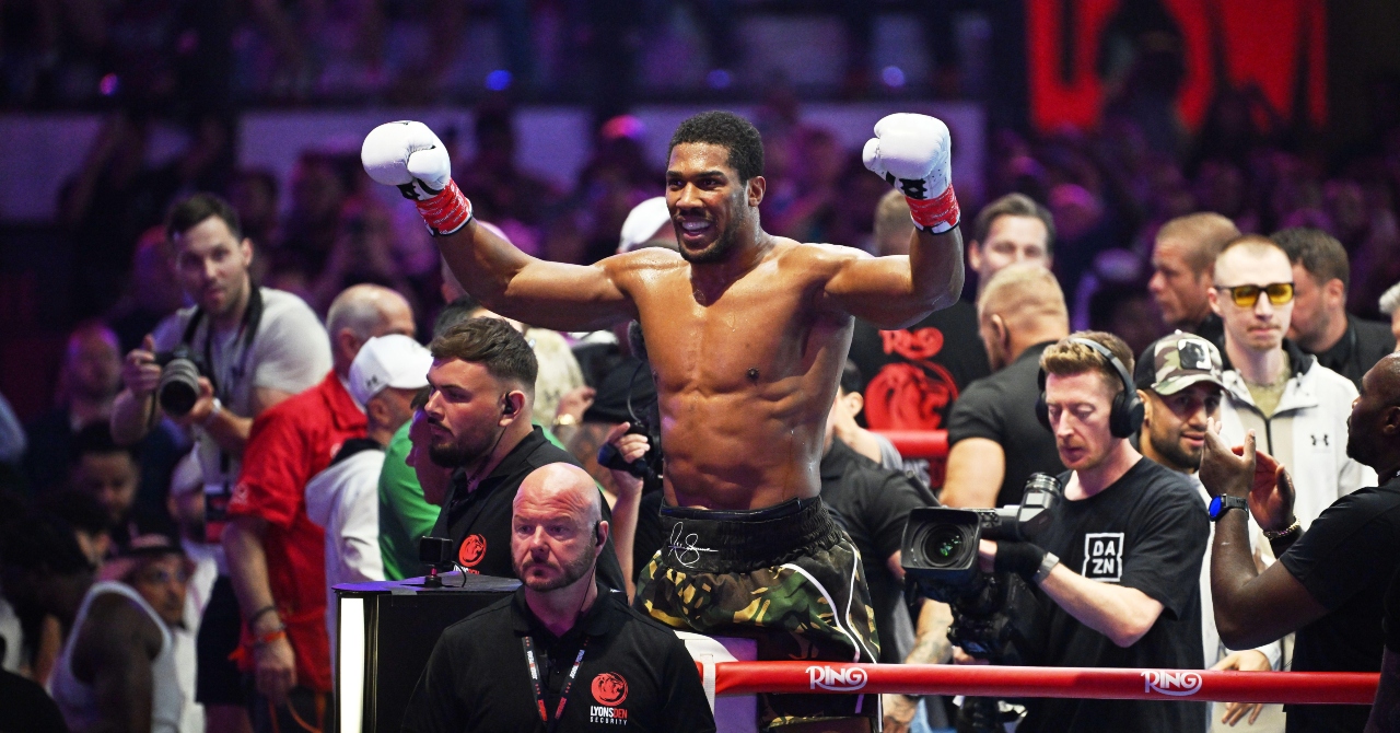 “Fa male anche solo parlarne”: Joshua dedica la caotica vittoria su Prenga ai compagni di squadra in ritardo mentre l’incontro di Fury rimane sulla buona strada