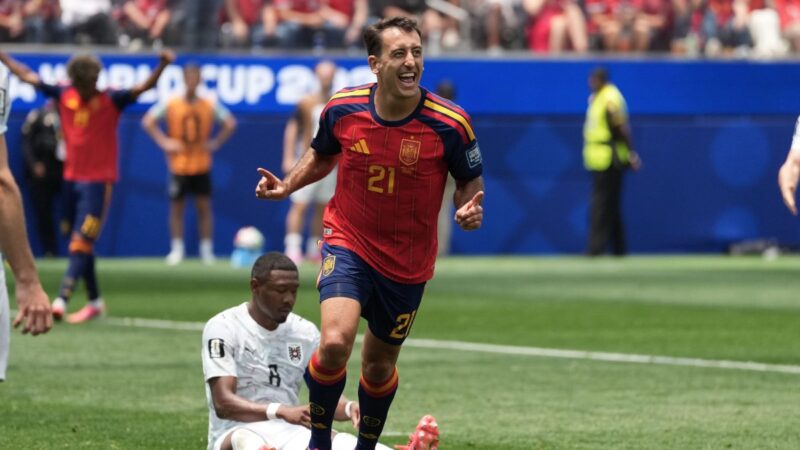 GUARDA: Il gol di Oyarzabal avvia la Spagna verso la Coppa del Mondo negli ultimi 16 istanti dopo che Cucurella ha negato in modo controverso il gol di apertura