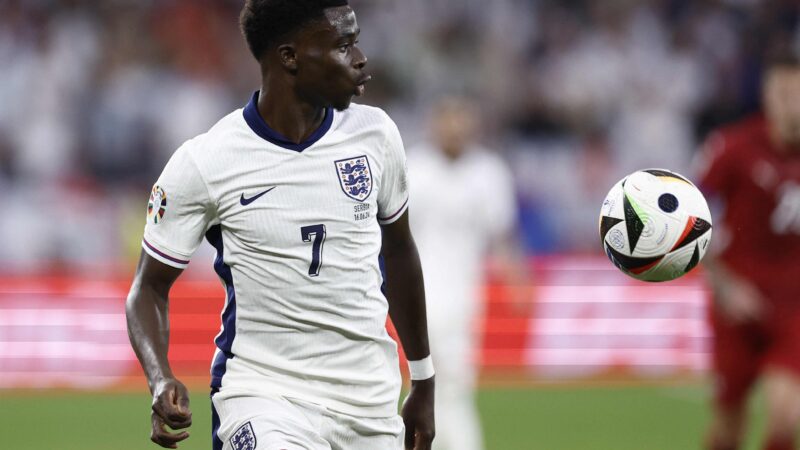 Guarda: Bukayo Saka completa la sua doppietta mentre l’Inghilterra conduce 4-0 contro la Francia