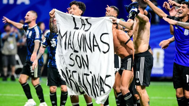 Il primo ministro britannico Starmer augura ogni bene a entrambe le squadre per la finale della Coppa del Mondo, “soprattutto alla Spagna” dopo che il n. 10 ha chiesto un’indagine sullo striscione dell’Argentina