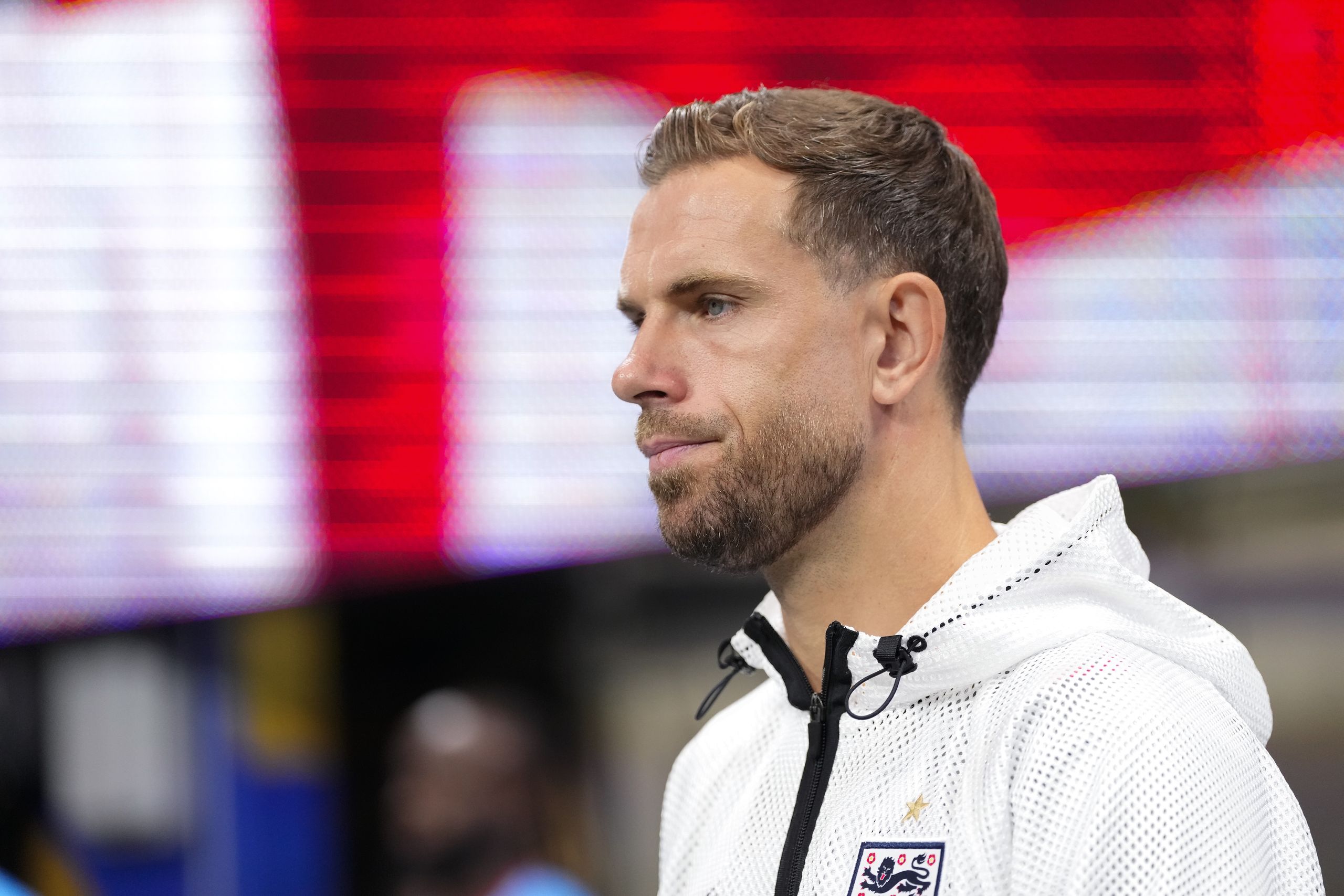 Jordan Henderson fornisce aggiornamenti dal letto d’ospedale dopo l’intervento chirurgico al suo avambraccio “fracassato” dopo una caduta anomala
