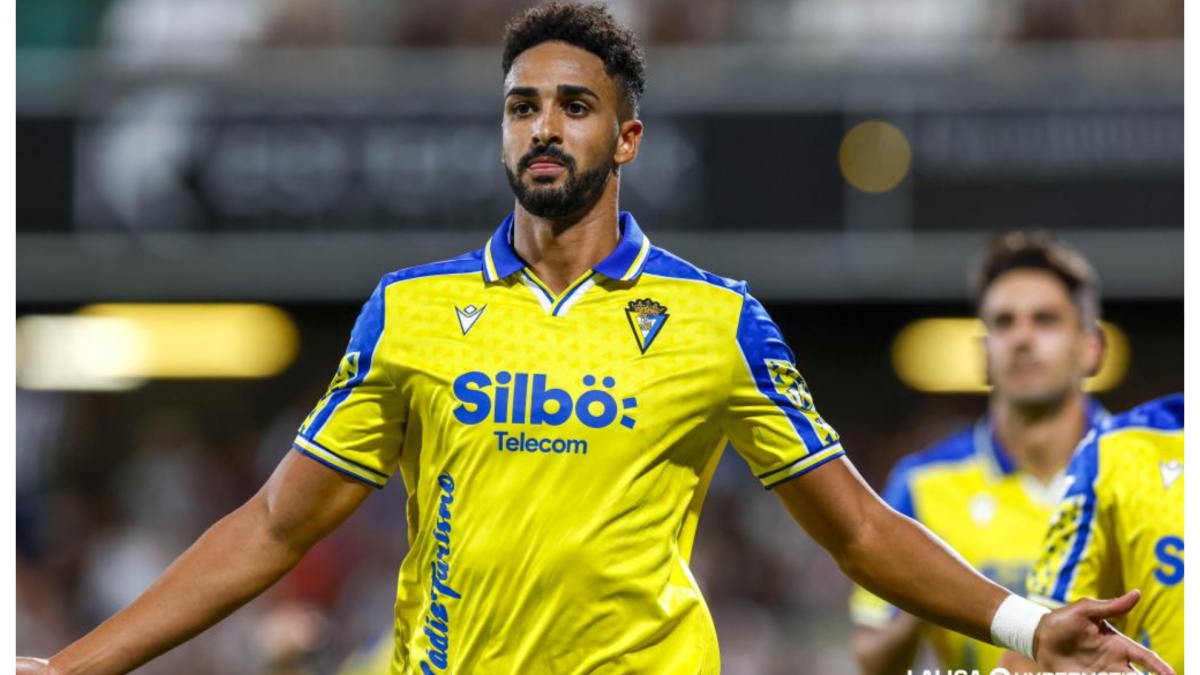 L’Oviedo ha già l’atteso ‘9’, Chris Ramos, e cede Rahim all’Italia