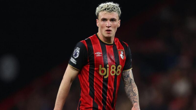 La Fiorentina ha firmato in prestito il terzino del Bournemouth Jimenez, squalificato