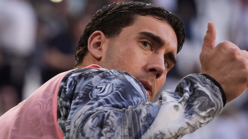 TS – Clamoroso Vlahovic, chiamata la Juve! Nuovo colpo di scena di una trattativa infinita