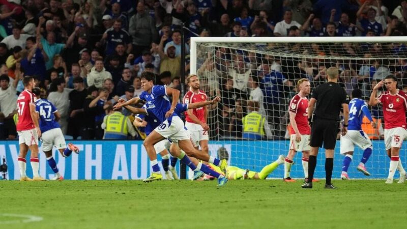 Cardiff City – Wrexham 1-1: Colwill salva il punto del derby gallese per i Bluebirds con il pareggio al 98′