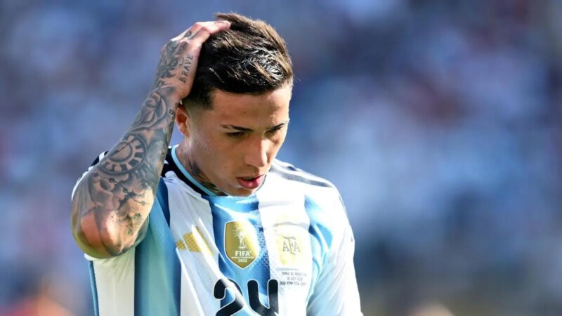 Il Manchester City considera la mossa di Enzo Fernandez mentre il Chelsea resiste per 120 milioni di sterline