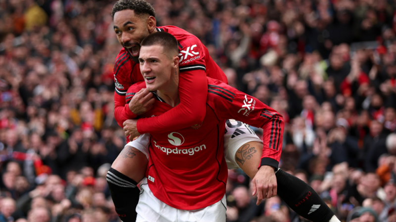 La realtà finanziaria morde il Manchester United mentre i tifosi continuano ad aspettare nuovi acquisti