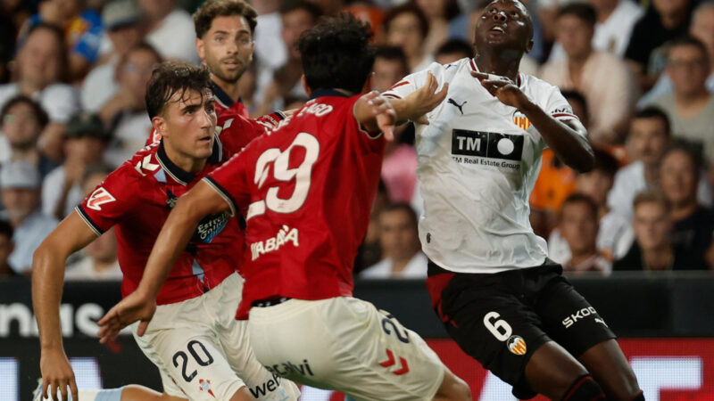 L’infortunio di Umar Sadiq aumenta i problemi di Corberán in attacco