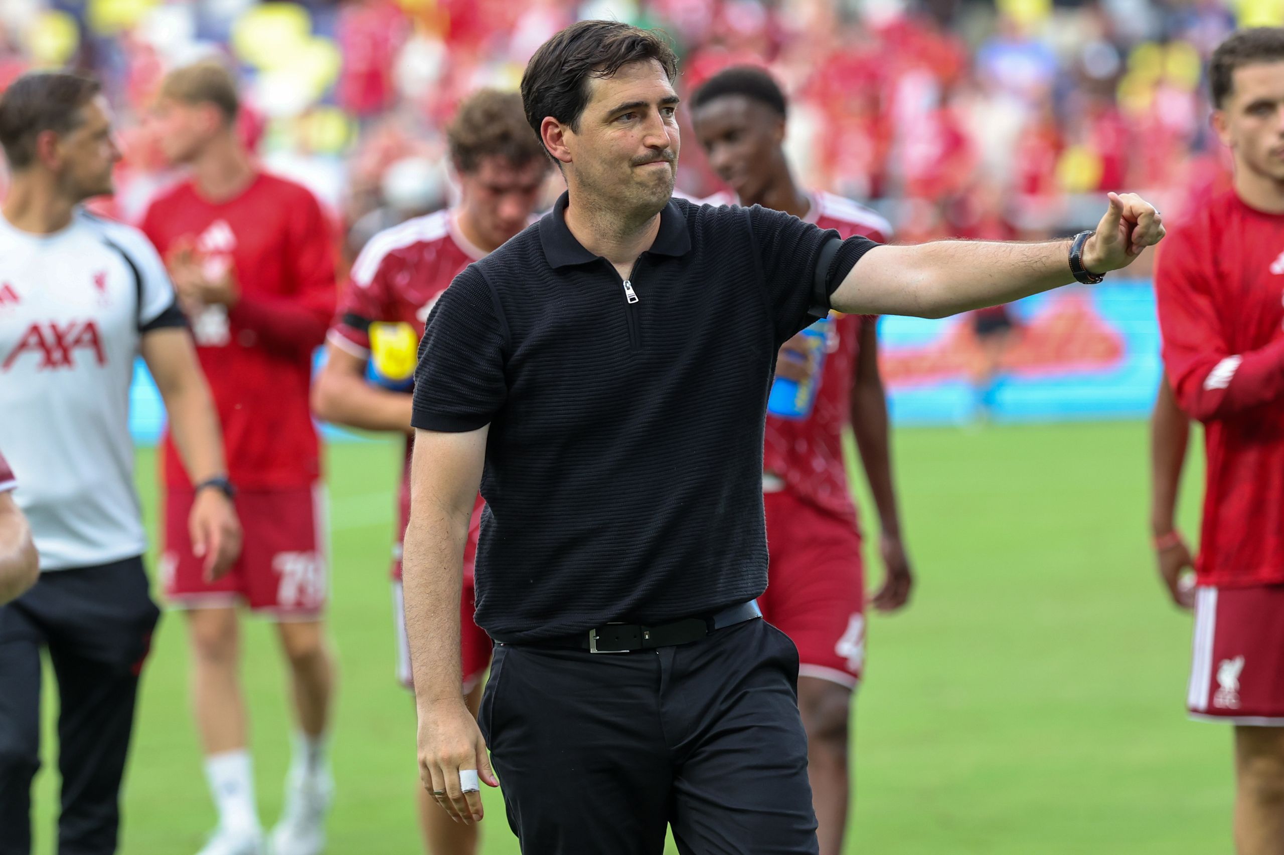 “Pressare non era il mio gioco. Correvo per te tutto il giorno, ma chiudere il tuo marcatore e piegare la tua corsa… mi stanca solo a guardarlo” Peter Crouch spiega perché potrebbe aver faticato sotto Andoni Iraola