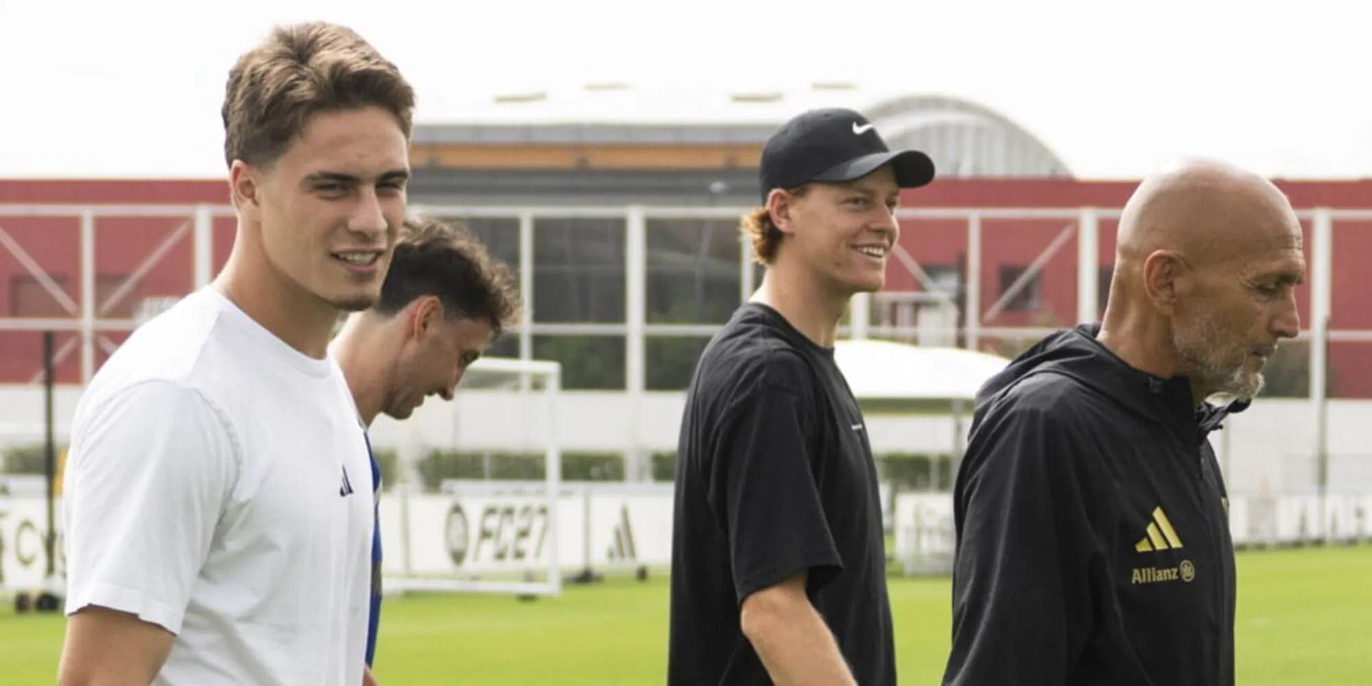 TS – Tutti con Yildiz: la chiamata di Elkann, l’abbraccio di Sinner e il regalo di Natale per Spalletti