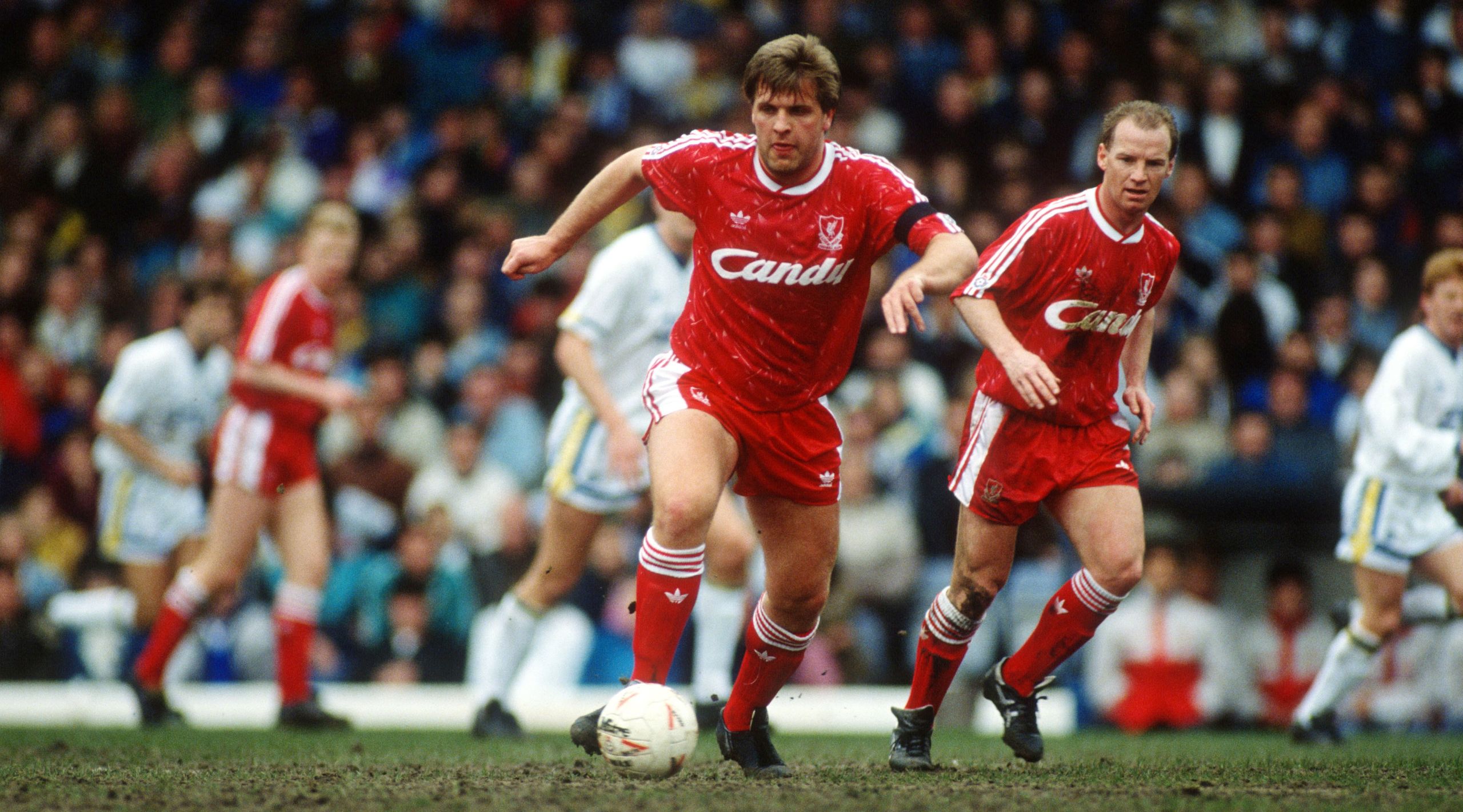 “Alan Hansen avrebbe potuto giocare oggi. Ha letto la partita in modo eccezionale ed era molto a suo agio con la linea alta” Jan Molby parla in modo entusiasta dei suoi compagni di squadra del Liverpool