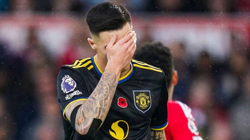 Benjamin Sesko: l’attaccante del Manchester United promette di “dedicarsi completamente” al recupero dall’infortunio allo stinco