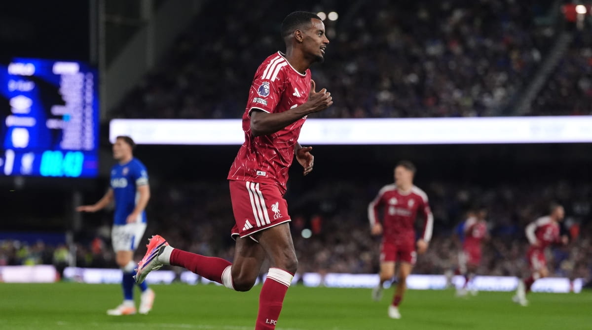 GUARDA: La doppietta di Isak porta il Liverpool in vantaggio a Ipswich