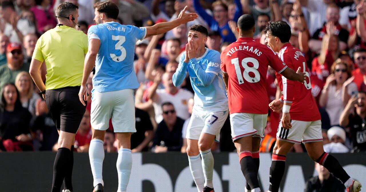 GUARDA: Phil Foden vede il rosso mentre il Manchester City si riduce in 10 uomini contro il Manchester United