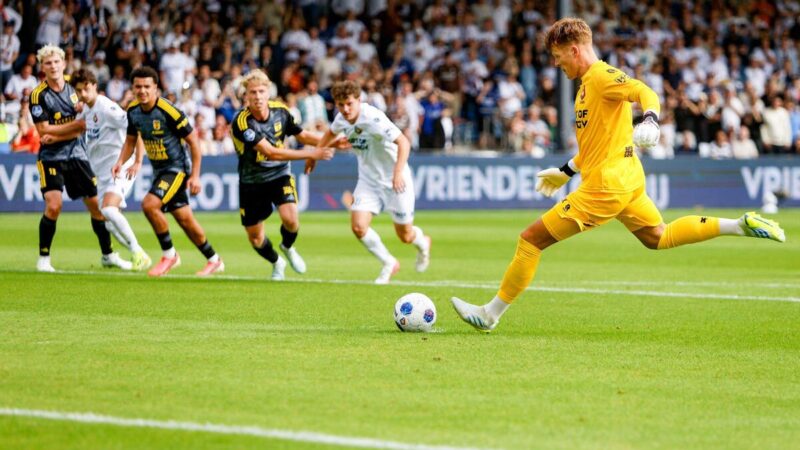 Il portiere segna due volte nella massima serie olandese e salva il punto