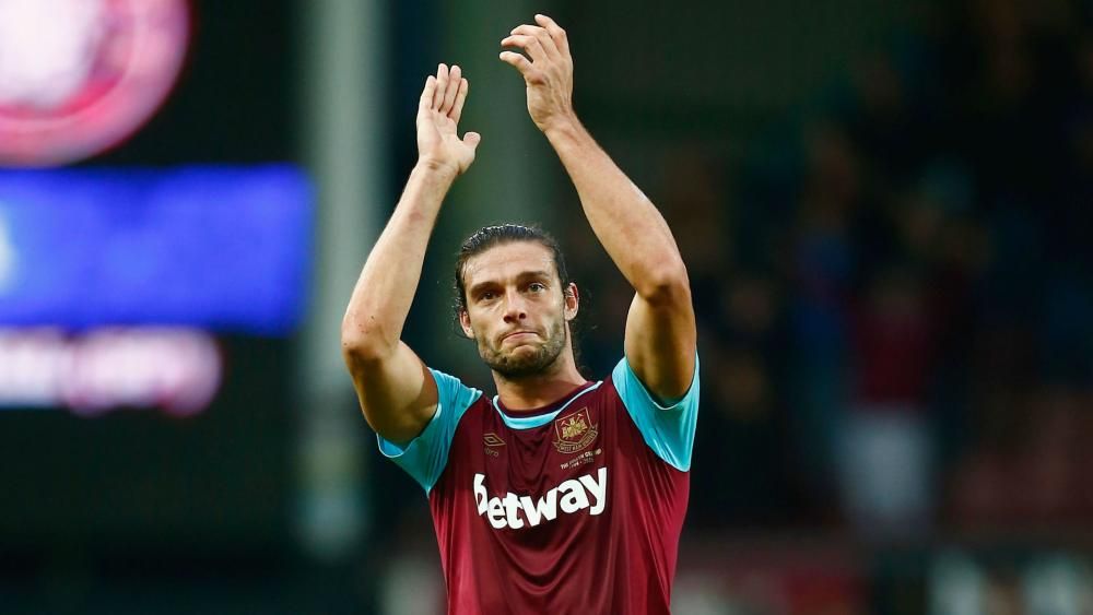 L’autobiografia di Andy Carroll rivela il calvario di violenza sessuale che ha coinvolto una celebrità maschile senza nome