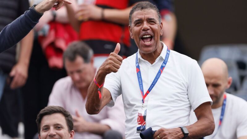 “Mi è sembrata una sostituzione: un giocatore inglese avrebbe fatto valere la sua causa e avrebbe fatto una scenata!” Chris Kamara sul suo famigerato pasticcio con Anthony Vanden Borre