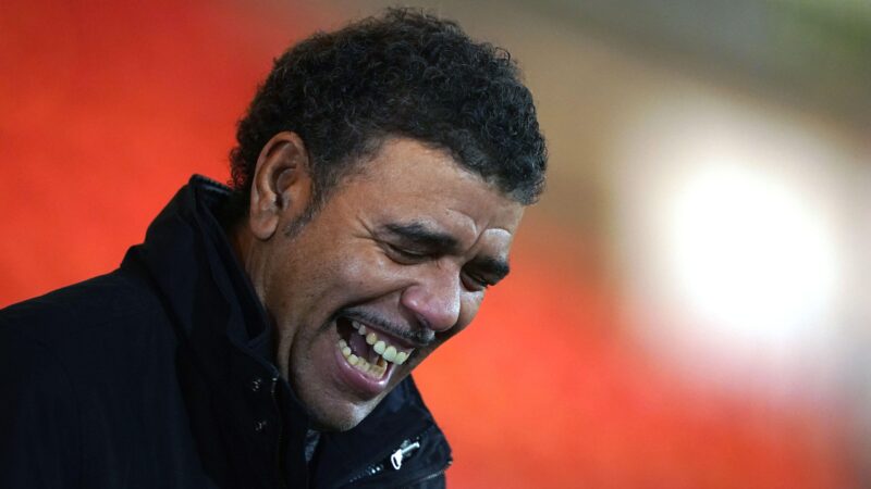 “Non sembrava un’idea che avesse le gambe: a quanto pare gli studenti bevono le loro pinte quando dico ‘Unbelievable Jeff’, però” Chris Kamara rivela che non avrebbe mai pensato che Soccer Saturday sarebbe stato un successo