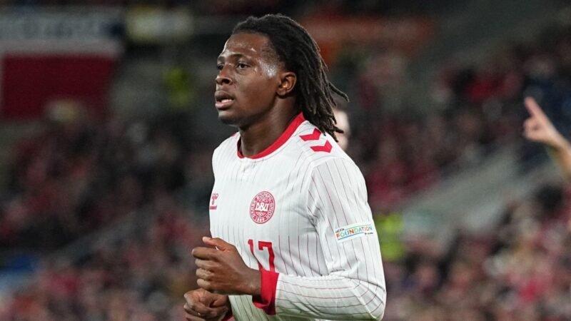 Nuova preoccupazione per gli infortuni del Manchester United quando Patrick Dorgu è stato costretto ad abbandonare nel primo tempo di Danimarca-Galles