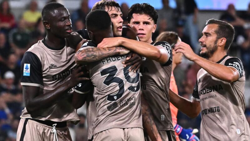 TS – Il Cagliari vola e vince anche a Bergamo: Mendy e Maldini stendono l’Atalanta di Sarri