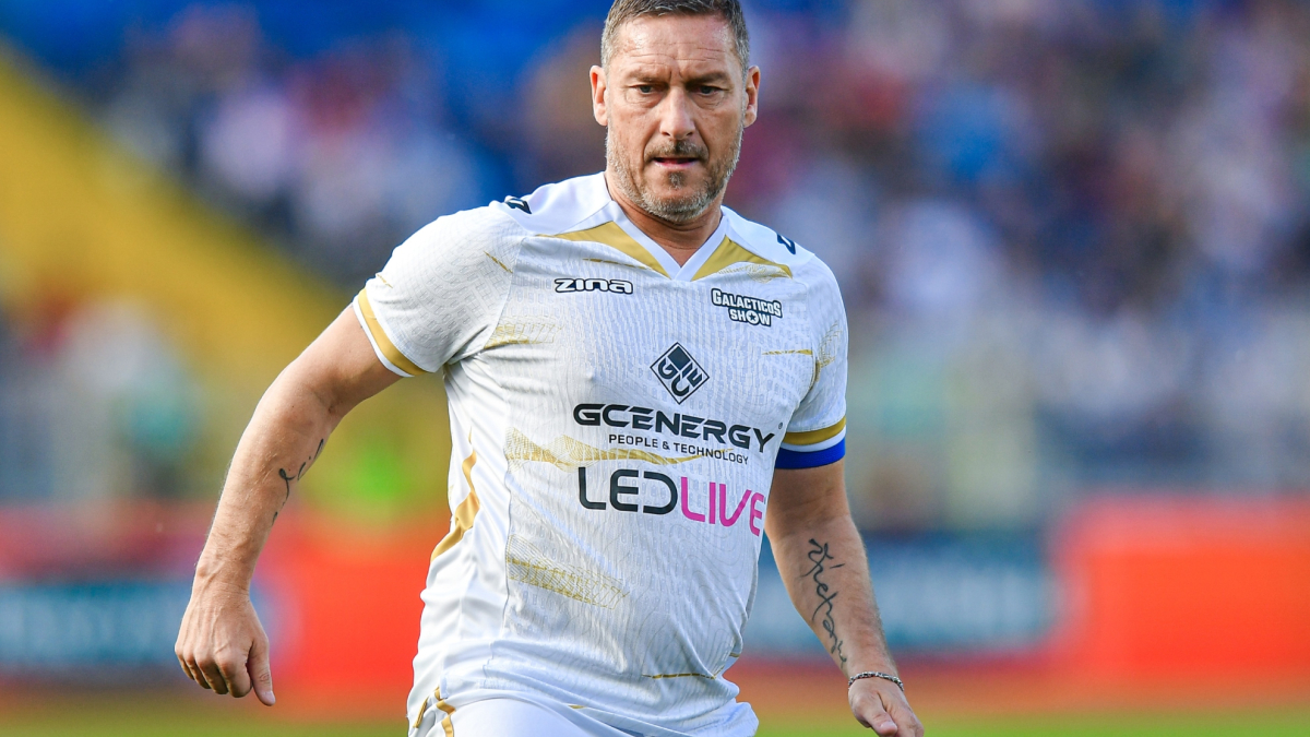 Totti rivela che Cesc Fàbregas gli ha proposto di tornare al calcio a 48 anni con il Como!