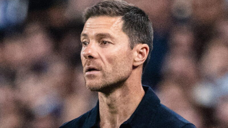 Xabi Alonso soddisfatto della rosa del Chelsea nonostante l’uscita di Enzo Fernandez: ‘Abbiamo giocatori di qualità in ogni ruolo’