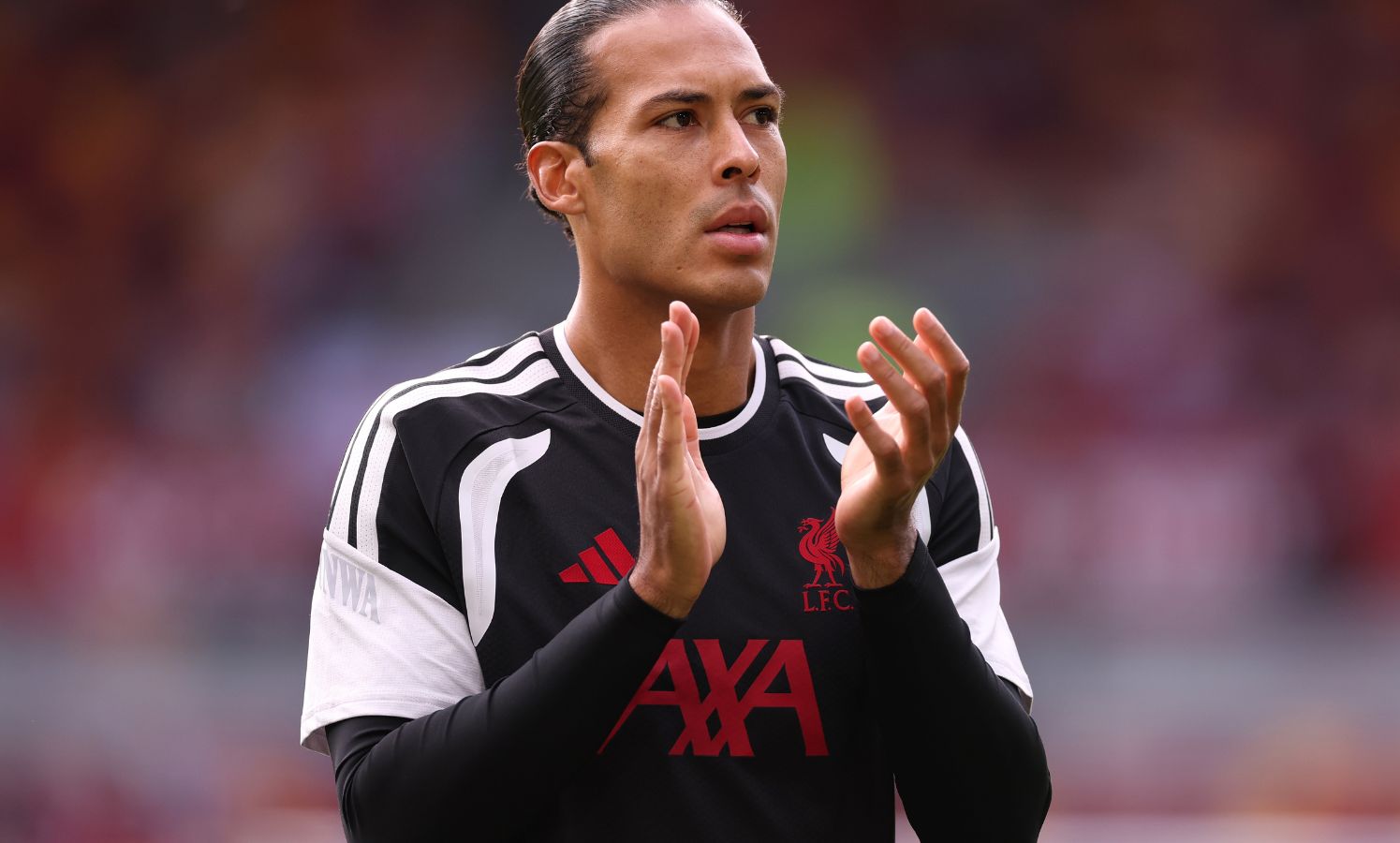 Il giornalista della BBC nota il gesto furioso di Van Dijk nei confronti degli attaccanti del Liverpool