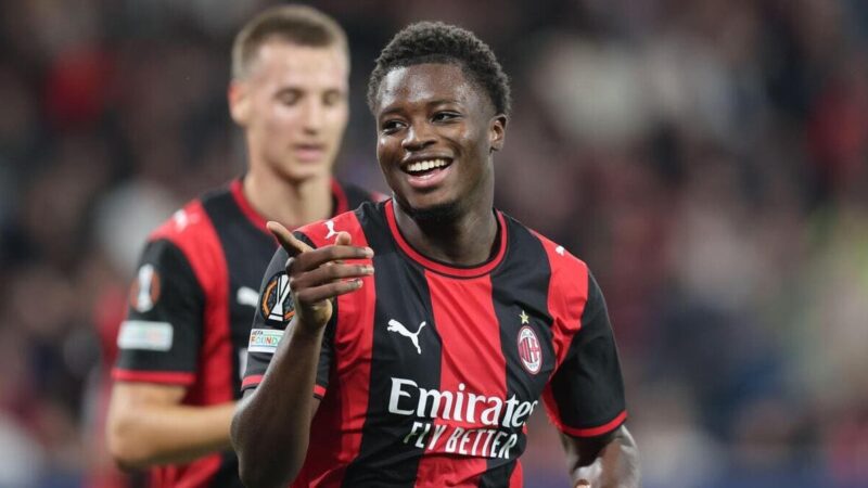 Il giovane milanista Cisse fa la storia con una tripletta mentre la Juve se ne va in ritardo contro il Celta Vigo