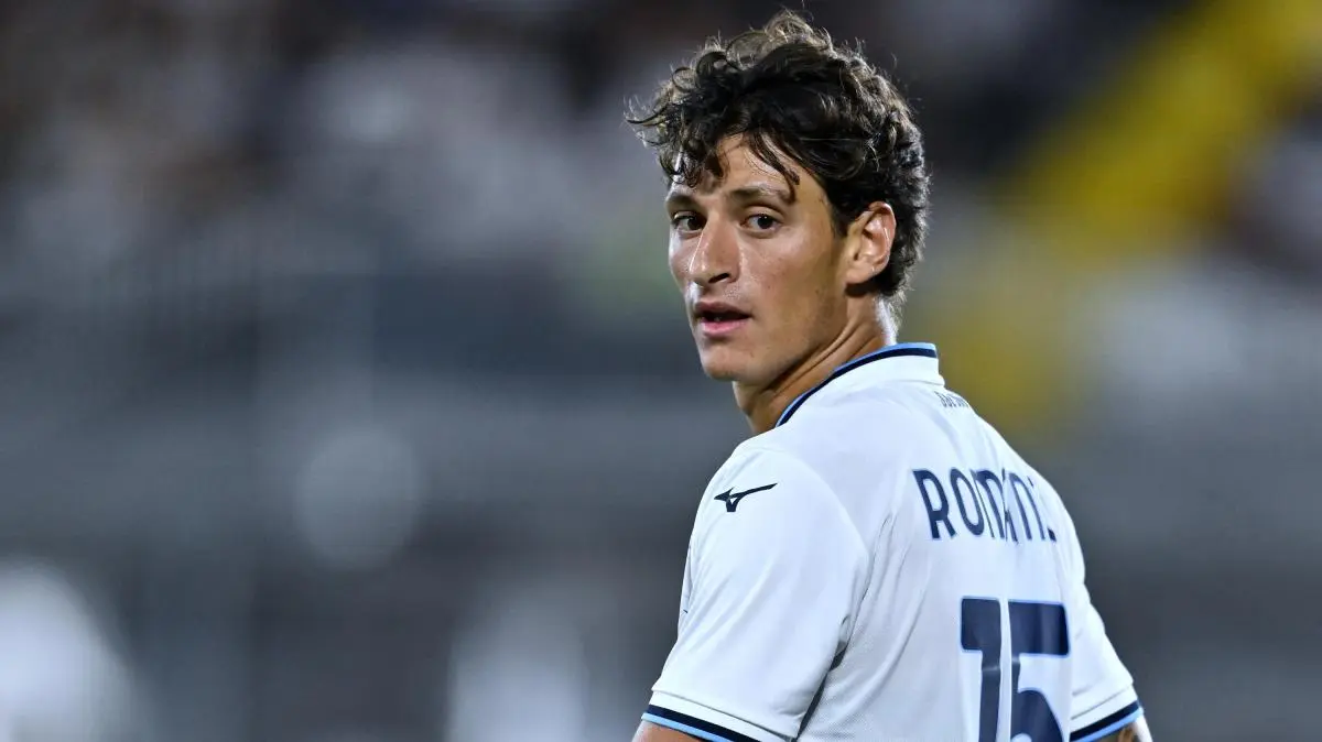 La SS Lazio dà la massima priorità al rinnovo del contratto di Floriani in quanto il difensore è destinato a un importante aumento di stipendio